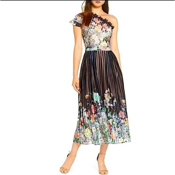foxiedox Dresses & Skirts - NWT Foxiedox Flora One Shoulder Dress